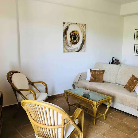 Cozy Apartment, Platys Gyalos, 5' From Psarou شقة بلاتيس يالوس